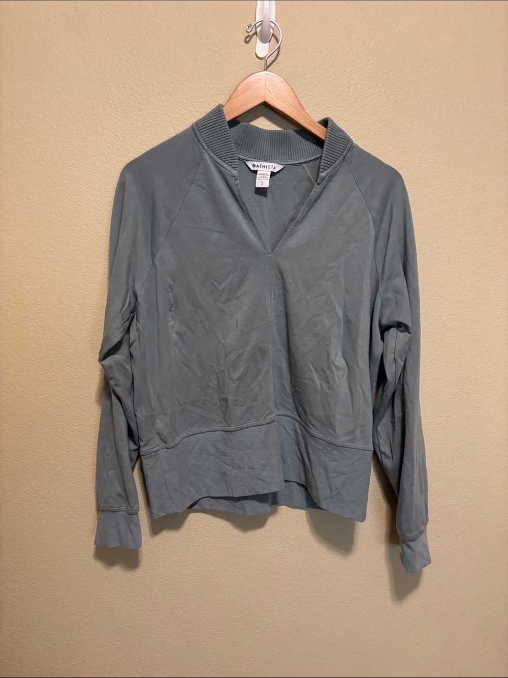 Athleta Light Slate Blue Ribbed V-Neck Pullover
